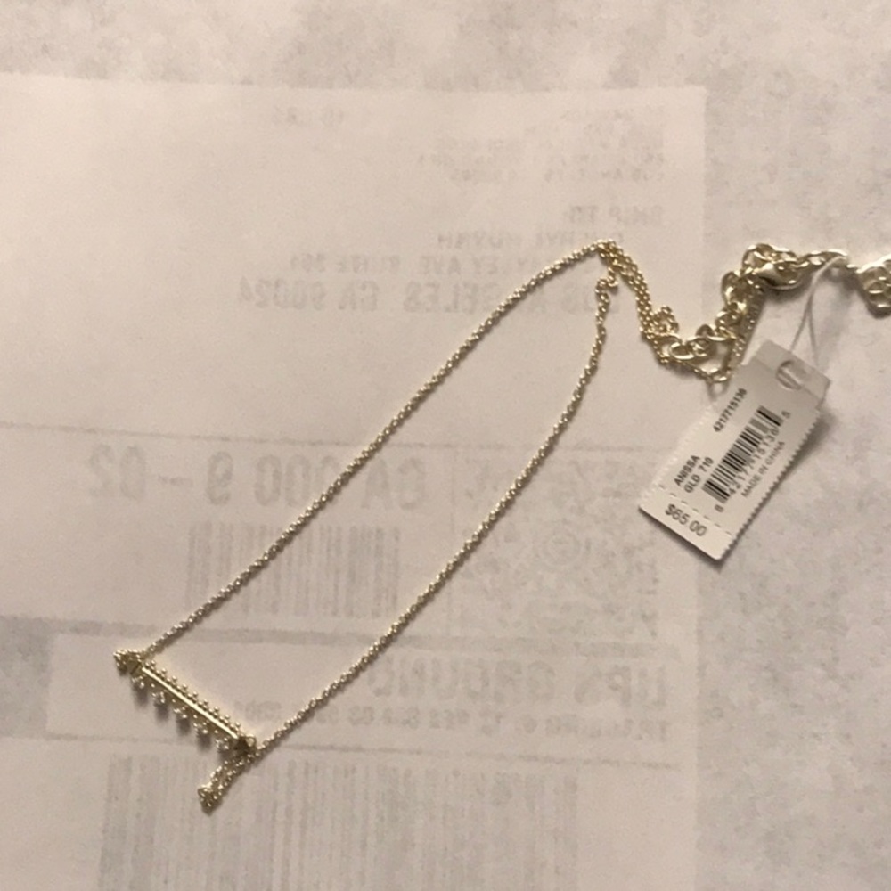 Kendra Scott necklace